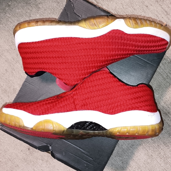 Air Jordan Future Low 2015 Bred 'Gym Red White' 10½Wo. (9M) - Picture 4 of 10